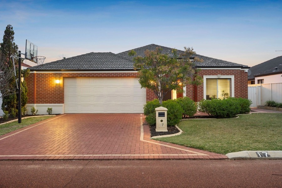17 Heliconia Turn, Stirling